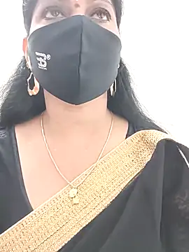 shivani27 online show from October 2, 2025, 2:57 pm