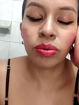 AntonelaMorriz online show from May 17, 2026, 7:21 pm