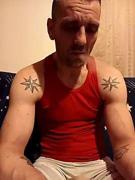 Snapshot of YzabellFabioo chatting on February 18, 2026, 9:55 pm YzabellFabioo online show from February 18, 2026, 9:55 pm