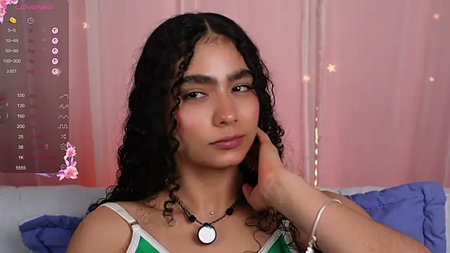 Snapshot of Victoria_Curly chatting on September 29, 2025, 11:53 pm Victoria Curly online show from September 29, 2025, 11:53 pm