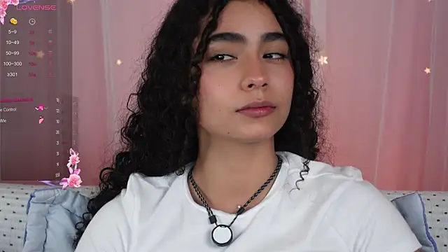 Snapshot of Victoria_Curly chatting on October 12, 2025, 3:49 am Victoria Curly online show from October 12, 2025, 3:49 am