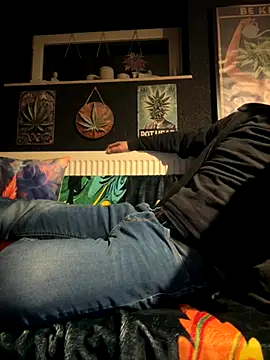 Flash0910 online show from September 29, 2025, 10:47 pm