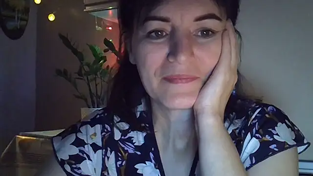 Krystal 82 online show from October 18, 2025, 8:53 pm