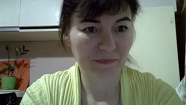 Snapshot of Krystal_82 chatting on February 13, 2026, 3:52 pm Krystal 82 online show from February 13, 2026, 3:52 pm