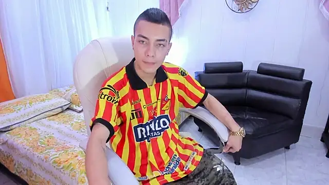 Dereck Boy8 online show from October 21, 2025, 8:20 pm