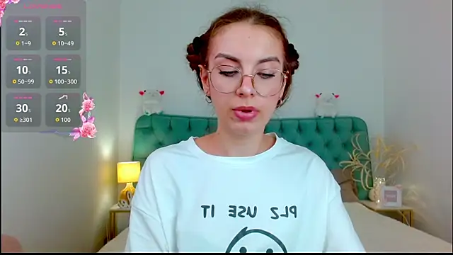 Snapshot of Real_cutie1 chatting on September 9, 2025, 9:03 pm Real cutie1 online show from September 9, 2025, 9:03 pm