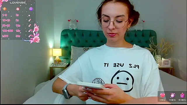 Snapshot of Real_cutie1 chatting on September 12, 2025, 8:42 pm Real cutie1 online show from September 12, 2025, 8:42 pm