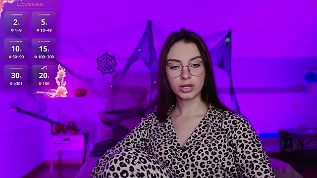 Snapshot of Real_cutie1 chatting on October 22, 2025, 9:36 pm Real cutie1 online show from October 22, 2025, 9:36 pm