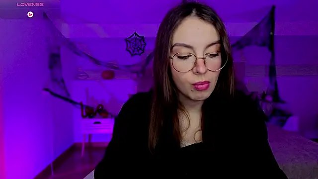 Snapshot of Real_cutie1 chatting on November 3, 2025, 8:32 pm Real cutie1 online show from November 3, 2025, 8:32 pm