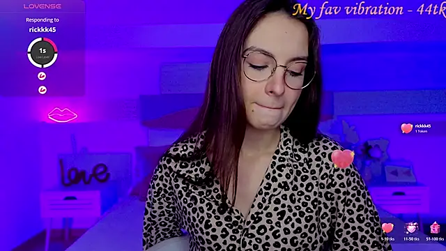 Snapshot of Real_cutie1 chatting on November 7, 2025, 8:42 pm Real cutie1 online show from November 7, 2025, 8:42 pm