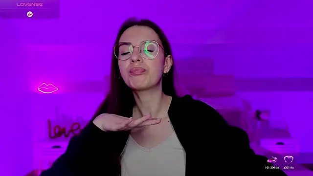 Snapshot of Real_cutie1 chatting on November 10, 2025, 9:03 pm Real cutie1 online show from November 10, 2025, 9:03 pm