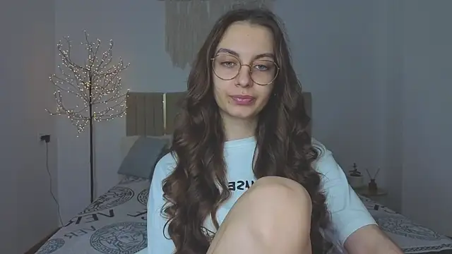 Snapshot of Real_cutie1 chatting on December 5, 2025, 1:42 pm Real cutie1 online show from December 5, 2025, 1:42 pm