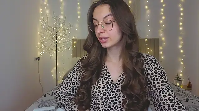 Snapshot of Real_cutie1 chatting on December 15, 2025, 1:59 pm Real cutie1 online show from December 15, 2025, 1:59 pm