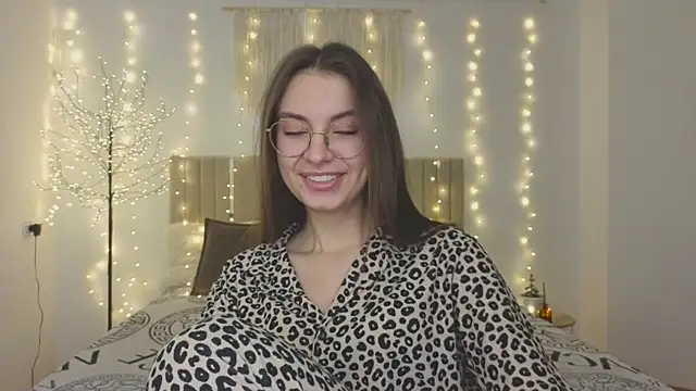 Snapshot of Real_cutie1 chatting on December 19, 2025, 1:51 pm Real cutie1 online show from December 19, 2025, 1:51 pm