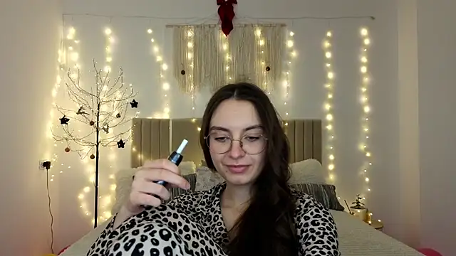 Snapshot of Real_cutie1 chatting on January 5, 2026, 5:27 pm Real cutie1 online show from January 5, 2026, 5:27 pm