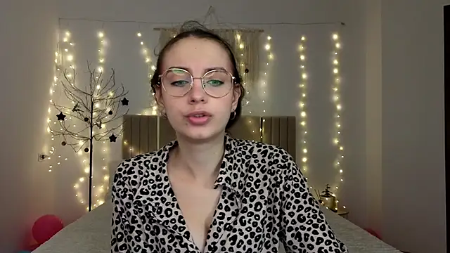 Snapshot of Real_cutie1 chatting on January 7, 2026, 1:57 pm Real cutie1 online show from January 7, 2026, 1:57 pm