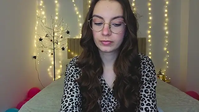 Snapshot of Real_cutie1 chatting on January 10, 2026, 2:08 pm Real cutie1 online show from January 10, 2026, 2:08 pm