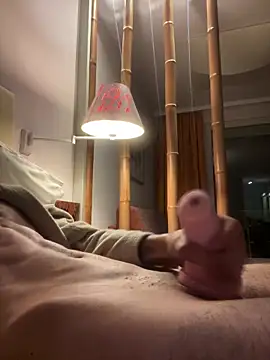 Snapshot of musti312 chatting on September 30, 2025, 5:40 pm musti312 online show from September 30, 2025, 5:40 pm