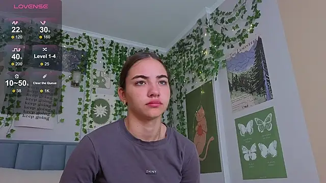 Ashley Pierce online show from November 6, 2025, 4:13 am