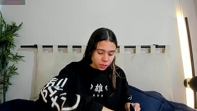 Snapshot of Rachell_criss chatting on April 29, 2026, 3:54 am Rachell criss online show from April 29, 2026, 3:54 am