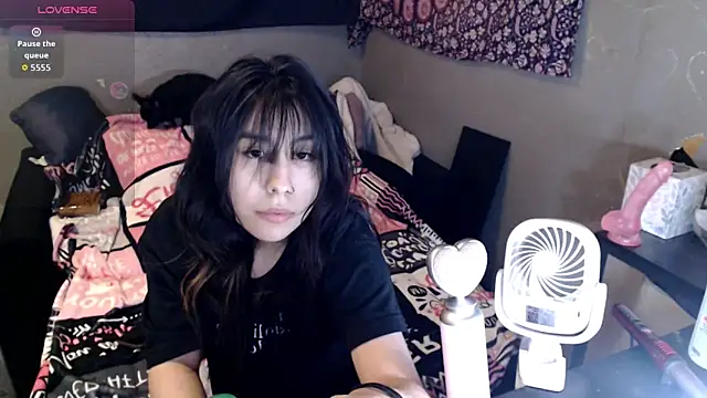 London Ray online show from February 8, 2026, 7:56 am