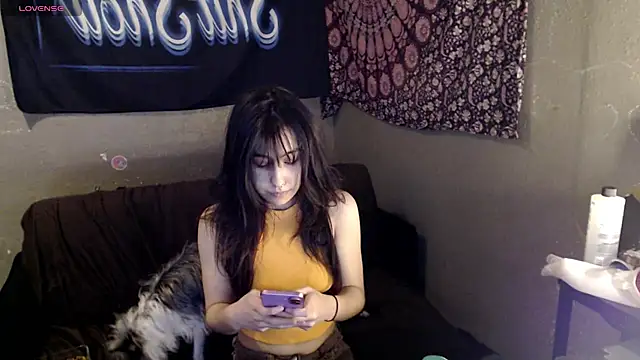 London Ray online show from April 14, 2026, 9:21 pm