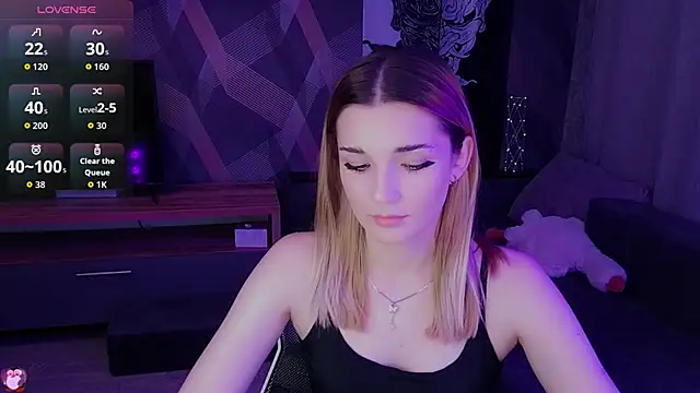 Sandy Belle online show from October 18, 2025, 9:37 pm