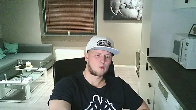 Dartanjanas13 online show from October 15, 2025, 4:51 pm