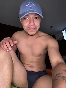 Mlkrrp online show from November 12, 2025, 1:06 am