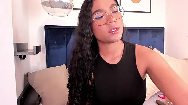 Seshat Hitt online show from October 15, 2025, 4:12 am