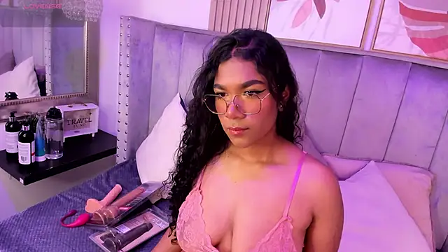 Seshat Hitt online show from October 17, 2025, 3:20 am