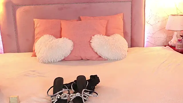 ChannelAngeless online show from September 25, 2025, 8:51 am