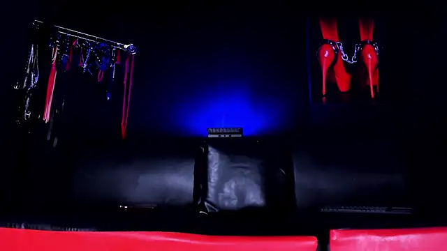 isabellestone online show from December 4, 2025, 11:02 pm