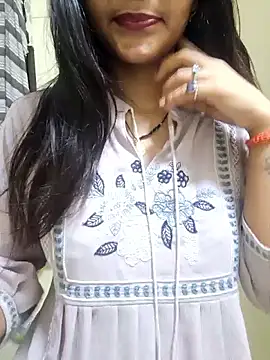Snapshot of Raj-kumari chatting on June 18, 2026, 4:44 pm Raj-kumari online show from June 18, 2026, 4:44 pm