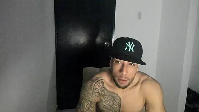 ThiagoLugo online show from May 13, 2026, 4:21 am