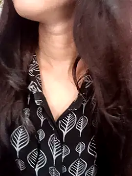 Queen Pooja7 online show from September 11, 2025, 2:39 pm