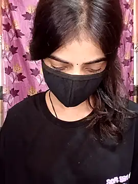 Queen Pooja7 online show from October 8, 2025, 4:37 pm