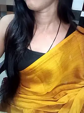 Queen Pooja7 online show from October 19, 2025, 4:51 pm