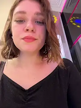 lucy-joy online show from November 4, 2025, 12:15 pm