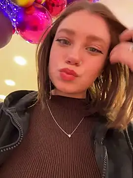 lucy-joy online show from February 3, 2026, 12:21 pm