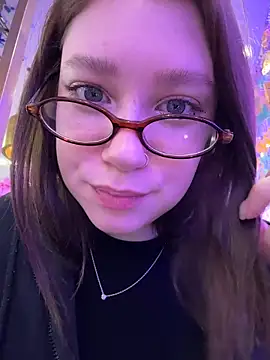 lucy-joy online show from March 4, 2026, 9:15 am