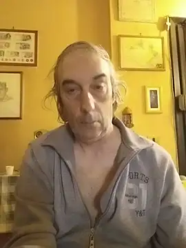 Snapshot of bi_dare chatting on April 1, 2026, 10:49 am bi dare online show from April 1, 2026, 10:49 am