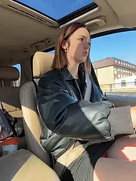 DollyTall online show from October 20, 2025, 8:15 am