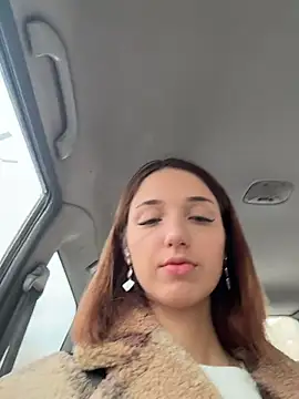 DollyTall online show from November 2, 2025, 7:22 am