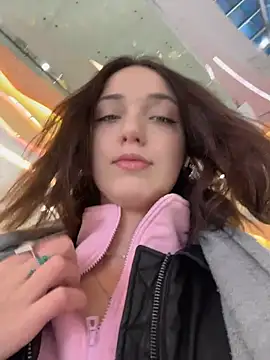 DollyTall online show from January 7, 2026, 7:11 am