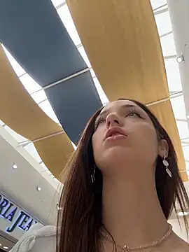 DollyTall online show from April 8, 2026, 6:13 am