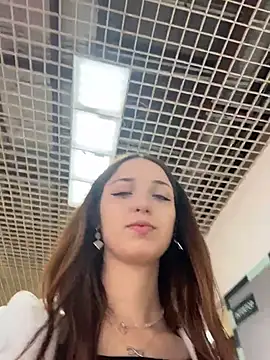 DollyTall online show from April 9, 2026, 6:13 am