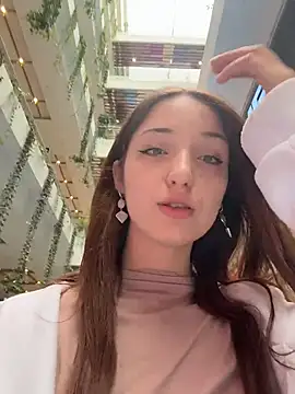 DollyTall online show from April 10, 2026, 6:18 am