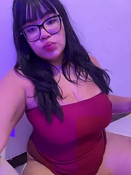 Snapshot of Emily_Taylor2 chatting on April 28, 2026, 1:59 am Emily Taylor2 online show from April 28, 2026, 1:59 am