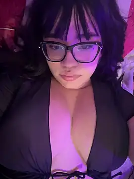 Snapshot of Emily_Taylor2 chatting on June 7, 2026, 3:54 am Emily Taylor2 online show from June 7, 2026, 3:54 am
